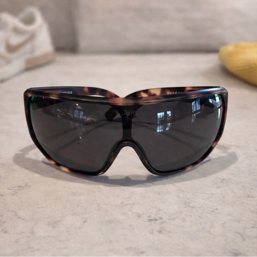 HUMPS Optics One4One Shield Sunglasses – Tortoiseshell